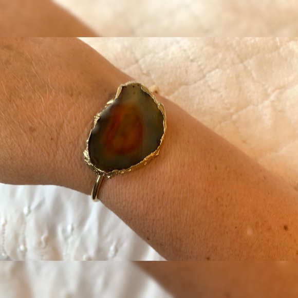 Geode Agate slice boho gold bracelet - Picture 2 of 5